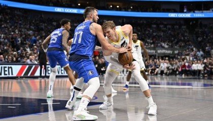 东契奇15分塞克斯顿23分 欧文23+9独行侠胜爵士