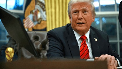 特朗普将暂缓确定俄乌“和平计划”，或推欧洲购买美制武器援乌