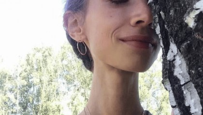 坚持只吃水果8年，27岁波兰女子巴厘岛酒店去世：体重仅22公斤，指甲变黄牙齿腐烂