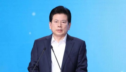 张建春，非法收受巨额财物