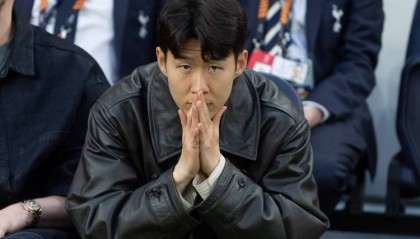 有得有失！孙兴慜坚守热刺十载，当队长成佳话，但俱乐部至今0冠