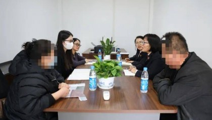 2人盯上智障男子拆迁安置房，多次带其去赌博、做足疗，骗取贷款200万元，获刑超10年