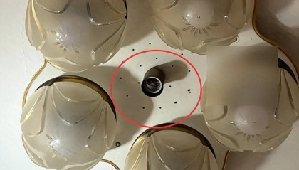 女子出租屋灯泡内发现摄像头 警方立案后房东四次劝退租