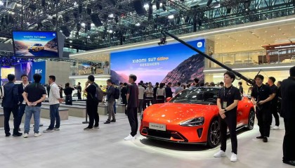 SU7爆燃致3人死亡，小米公布行车数据！疑似遇难者家属：小米未与其联系