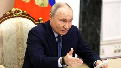 普京：俄罗斯拥有“榛树”导弹储备 且有必要进行批量生产