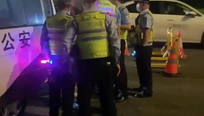 女子被查酒驾自称人大代表，广州天河区人大常委会已责令其辞去代表职务