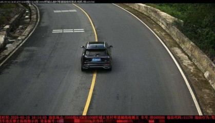 严重违法！来宾8辆弯道压线车辆被查