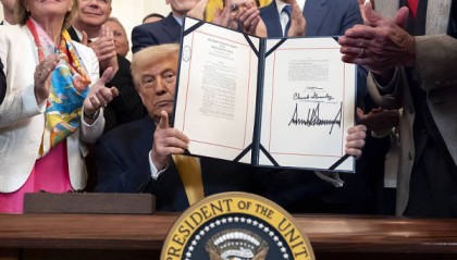 提起芬太尼，特朗普又改口：中国帮了大忙