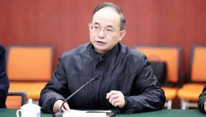 钟自然故意泄露国家秘密，情节严重