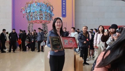 国博凤冠冰箱贴销售破纪录 文创撬动文旅消费效应持续