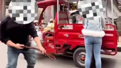 四川巴中三名网红街头拍摄低俗视频，被行政处罚