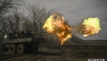 库尔斯克爆发激战，俄军40分钟怒发41000发炮弹！乌一夜损失485人
