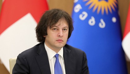 格总理强硬表态：总统任期结束必须离职