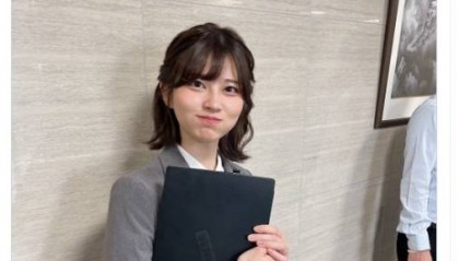 日本一白领女性的上班照意外走红，外国网友纷纷在评论区求婚