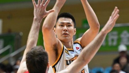 第九届阜新篮球节：辽宁本钢队胜澳大利亚墨尔本老虎队