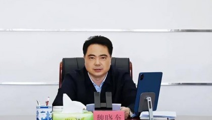 卸任市委书记3天后，55岁的他任省政府党组成员！