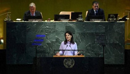 曾经对华强硬的鹰派，如今转身一变成联大主席，对着全世界冷嘲热讽