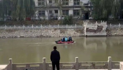 山东德州一男一女夜晚坠河，男子已被打捞上岸，女子仍在搜救中