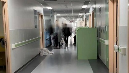 陕西一医院被曝“偷换”新生儿后续：涉事医生解聘，护士暂停工作