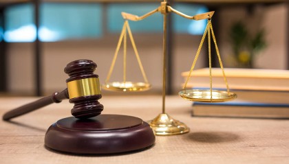 男子强奸嫂子出狱刺死见义勇为者，死缓判决难平民愤