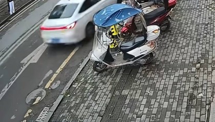 湖北利川一女子驾车操作不当发生交通事故致5死8伤！已刑拘