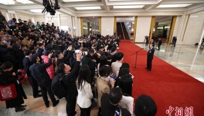 十四届全国人大三次会议首场“部长通道”集中采访活动举行