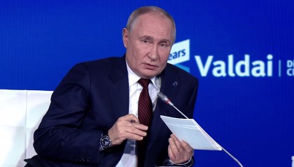 俄媒：普京表示，美国对华商品和技术制裁只会损害其自身