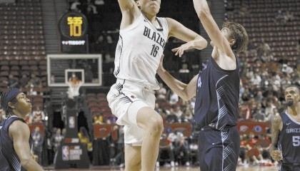 连续两场发挥出色，美媒：杨瀚森堪称“下一个约基奇”