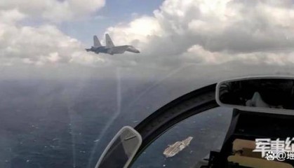 B-1B抵日！中方公开中美舰载机对峙画面，34架解放军军机进逼台岛