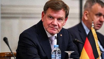 德国连续4天对华发难，中方果断回击，7艘大船南下，战机绕台巡航