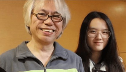 “爷孙恋”女主林靖恩疑似成流浪汉 上街乞讨遭店员拒绝