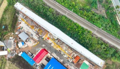 国内首例！在湖北，“超级工程”空中“转体”！