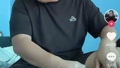 千万粉丝网红“蓝战非”解封后更新，称在非洲旅行遭遇车祸