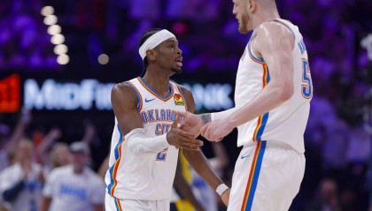 G5半场:雷霆双塔奇效三分如雨 哈里伯顿半场0分