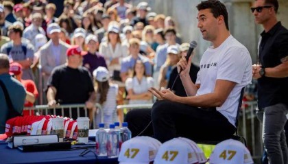 美国Z世代“孤狼”出没