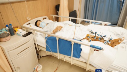 失血过半！深圳男子被三四百斤模具砸到，医生全力抢救