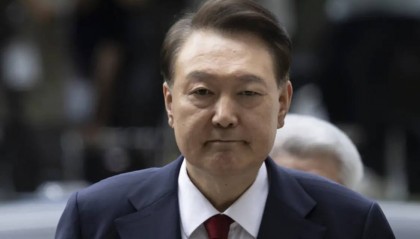 时隔4个月尹锡悦再入狱，被捕前请求别让其律师为妻子辩护，