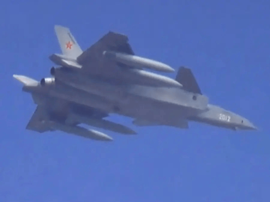 敌人倒吸冷气！歼-20“野兽模式”刷爆全网，挂满14枚空空导弹！网友：不要隐身了？