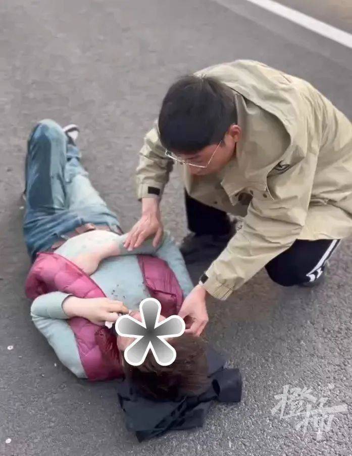 清明高速惊险一幕！女司机被困头发烧焦，杭州男子用手肘猛砸车窗……