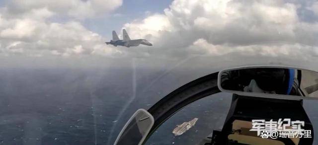 B-1B抵日！中方公开中美舰载机对峙画面，34架解放军军机进逼台岛