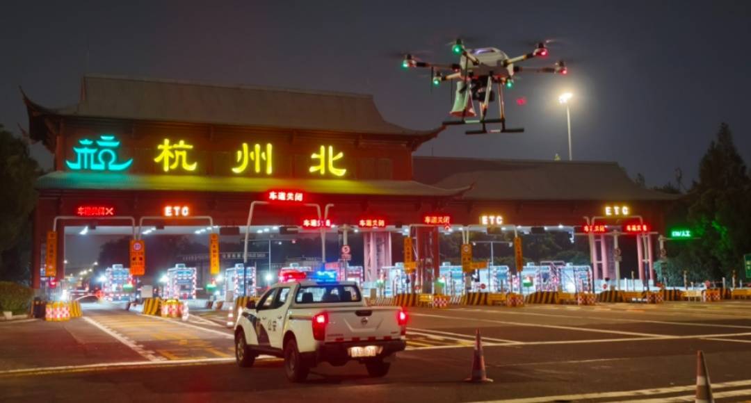 杭州一高速路段爆火出圈！司机：像到了未来世界