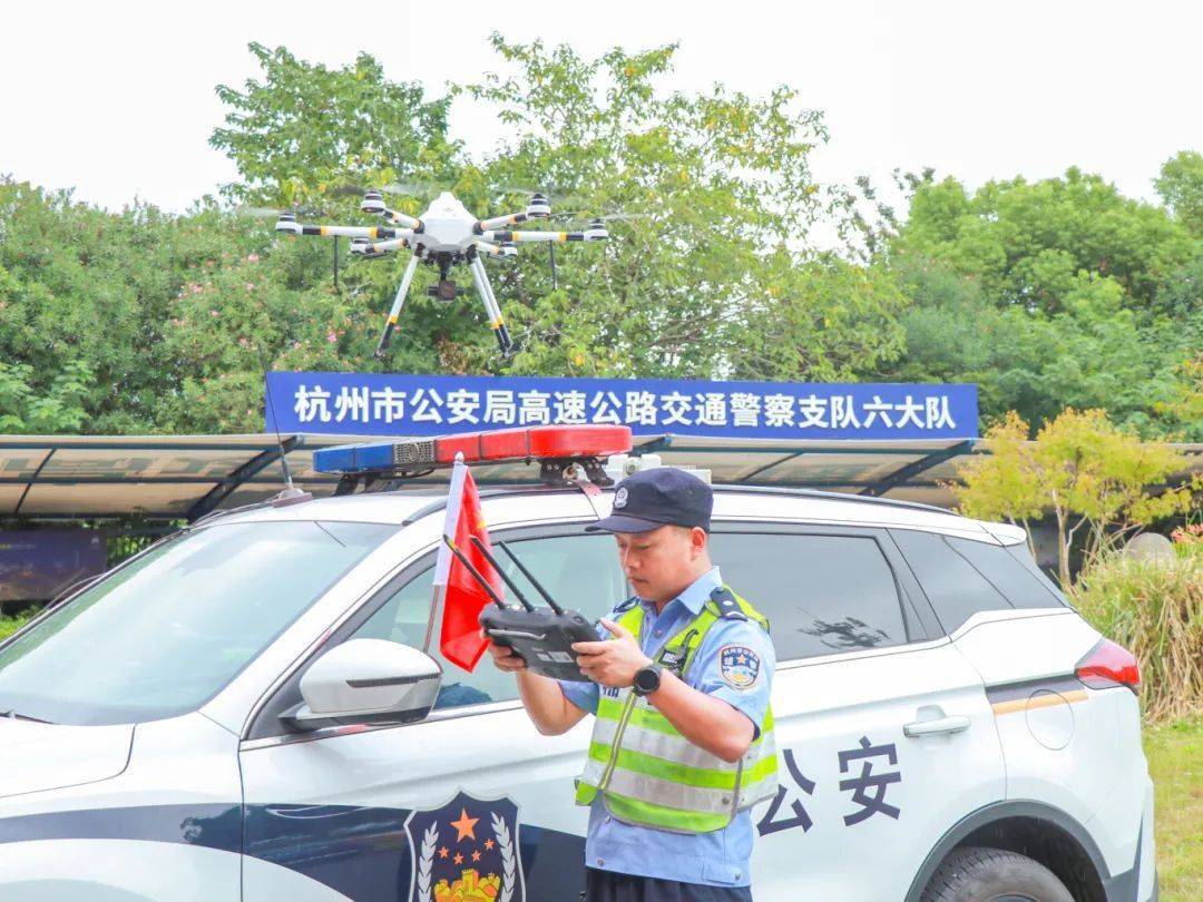 杭州一高速路段爆火出圈！司机：像到了未来世界