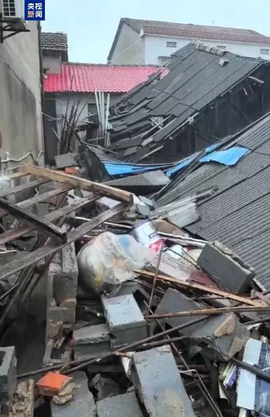 大风暴雨导致湖南岳阳县6户房屋倒塌，100多户受损