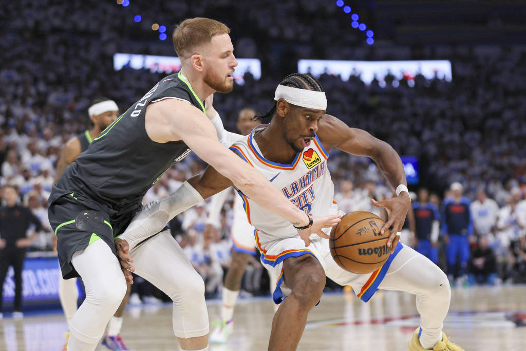 曾经连校队都进不去的男孩，如今成了NBA常规赛MVP