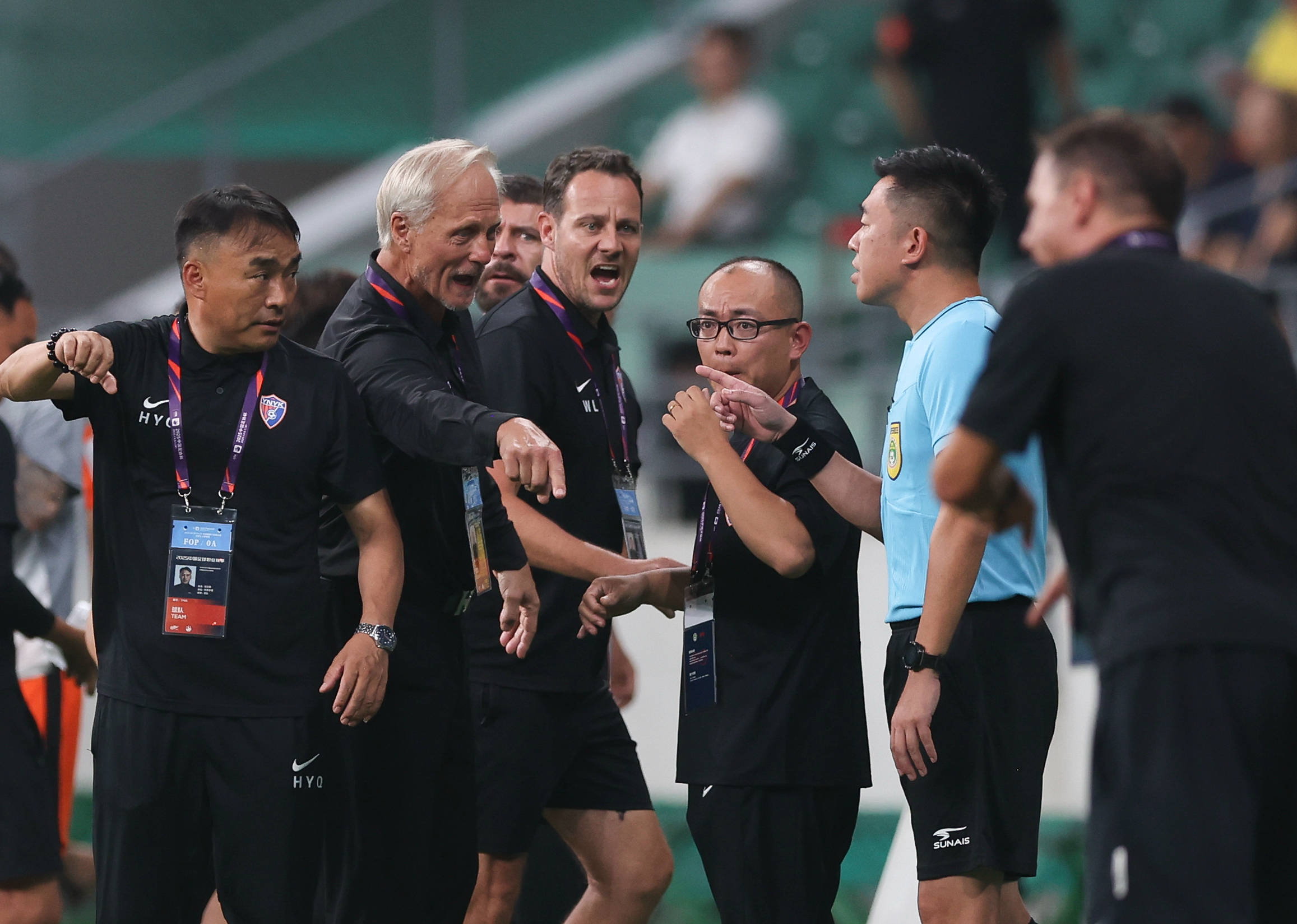 踢人染红致惨败！云南玉昆：布尔克损害球队利益罚款10万