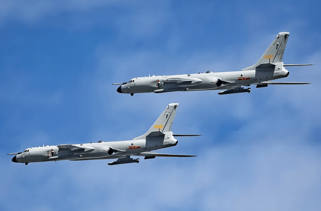 特朗普刚露出开战信号,阅兵就公布重要内容:中国新空基重器亮相