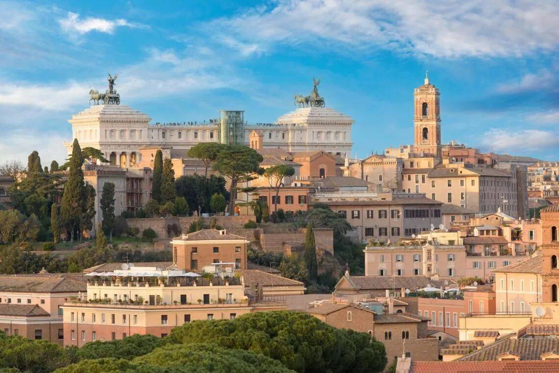 王毅专机落地前，欧盟对华连出两招，不到24小时，意大利率先选边站