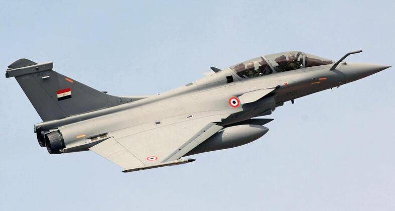 怕被歼10抢单了？美媒：暂停八年后，法国紧急向埃及交付阵风战机