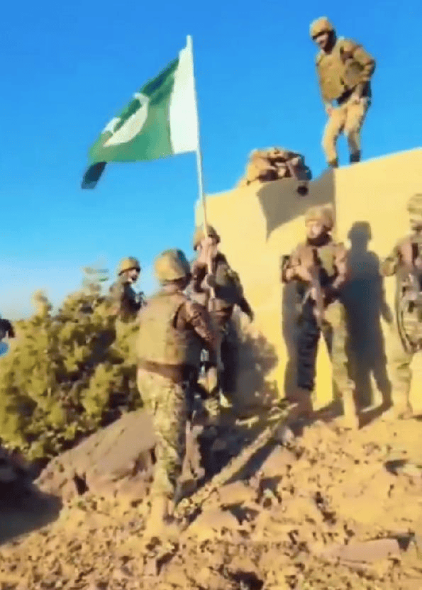 终于被巴铁打疼了,阿富汗将袭击枭龙和歼-10,特朗普喊话他要管