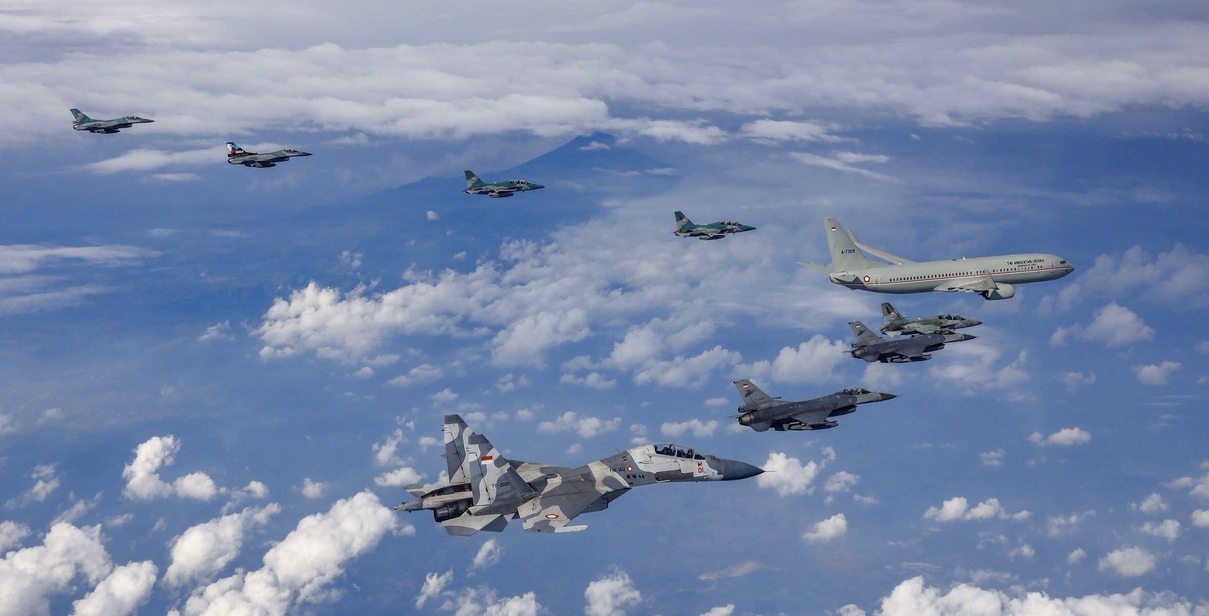 都见不得中国强大！歼10出口引发全球热议，德国专家：我等不及了